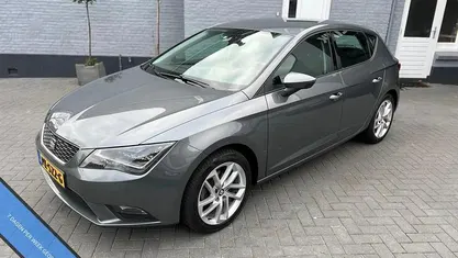Grijs Gebruikt 2016 Seat Leon CONNECT Hatchback | € 8.995 (Goede deal)