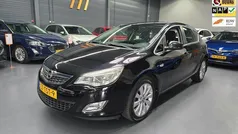 Zwart Gebruikt 2012 Opel Astra Cosmo Hatchback | € 7.850 (Eerlijke prijs)