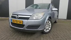 Grijs, metallic lak Gebruikt 2006 Opel Astra Edition Hatchback | € 1.450 (Eerlijke prijs)