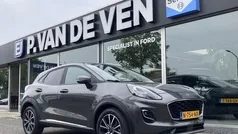 Grijs, metallic lak Gebruikt 2021 Ford Puma Titanium Coupé | € 22.950 (Eerlijke prijs)