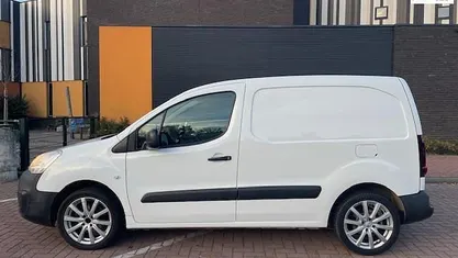 Wit Gebruikt 2016 Peugeot Partner MPV | € 4.950 (Goede deal)