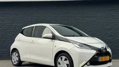Gebruikt 2016 Toyota Aygo X-play Hatchback | € 4.750 (Eerlijke prijs)