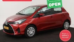 Rood Gebruikt 2015 Toyota Yaris Hatchback | € 12.900 (Goede deal)