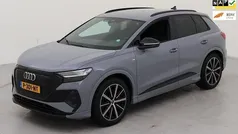 Grijs, metallic lak Gebruikt 2022 Audi Q4 e-tron Competition SUV | € 29.945 (Super prijs)
