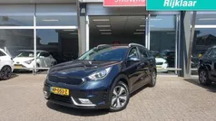 Blauw, metallic lak Gebruikt 2017 Kia Niro First Edition SUV | € 14.990 (Eerlijke prijs)