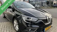 Zwart Gebruikt 2016 Renault Mégane III Zen Hatchback | € 7.950 (Super prijs)
