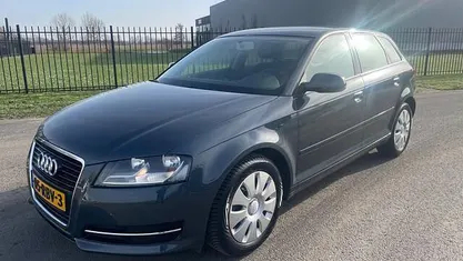 Occasion Audi A3 Sportback Attraction 125 PK (91 kW) 2011 Grijs (metallic) Hatchback