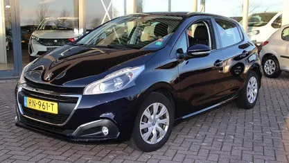 Blauw Gebruikt 2018 Peugeot 208 Hatchback | € 7.950 (Eerlijke prijs)