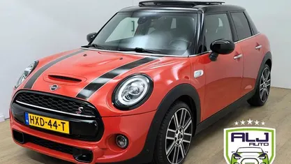 Hatchback Gebruikt 2020 Mini Cooper S Hatchback | € 26.609 (Eerlijke prijs)