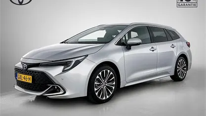 Grijs Occasion 2024 Toyota Corolla Hybrid Stationwagen | € 29.900 (Eerlijke prijs)