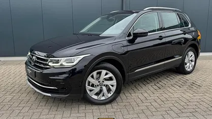 Zwart Gebruikt 2022 VW Tiguan Elegance SUV | € 30.135 (Super prijs)