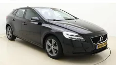 Zwart Gebruikt 2016 Volvo V40 Stationwagen | € 14.800 (Eerlijke prijs)