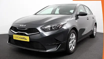 Grijs Occasion 2023 Kia Ceed Comfort Hatchback | € 17.890 (Eerlijke prijs)