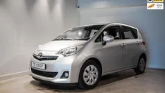 Grijs Gebruikt 2012 Toyota Verso-S MPV | € 6.995 (Eerlijke prijs)