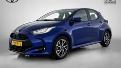 Blauw metallic Gebruikt 2024 Toyota Yaris Hatchback | € 22.245 (Eerlijke prijs)