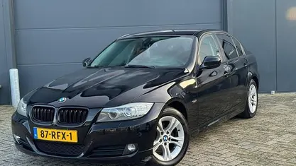 Zwart Gebruikt 2011 BMW 318 Luxury Line Sedan | € 3.950 (Super prijs)