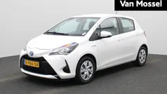 Wit Gebruikt 2020 Toyota Yaris Hybrid Active Hatchback | € 16.900 (Eerlijke prijs)