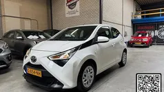 Gebruikt 2019 Toyota Aygo X-play Hatchback | € 14.500 (Eerlijke prijs)
