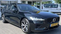 Zwart Gebruikt 2022 Volvo V60 R-Design Stationwagen | € 32.750 (Goede deal)