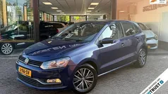 Blauw Gebruikt 2016 VW Polo Highline Hatchback | € 8.440 (Eerlijke prijs)