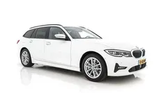 Wit Gebruikt 2021 BMW 330 Sport Line Stationwagen | € 27.945 (Eerlijke prijs)