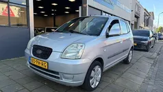 Grijs (metallic) Gebruikt 2004 Kia Picanto Hatchback | € 1.450 (Eerlijke prijs)