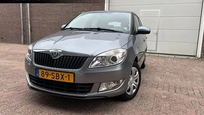 Grijs Gebruikt 2011 Skoda Fabia Ambition Hatchback | € 2.599 (Eerlijke prijs)