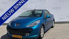 Blauw, metallic lak Gebruikt 2008 Peugeot 207 CC Cabriolet | € 4.900 (Eerlijke prijs)