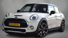 Wit Gebruikt 2017 Mini Cooper S Business Hatchback | € 17.450 (Eerlijke prijs)