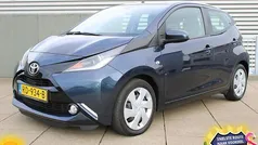 Gebruikt 2017 Toyota Aygo X-play Hatchback | € 8.945 (Eerlijke prijs)
