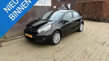 Zwart Occasion 2013 Kia Rio Hatchback | € 5.845 (Eerlijke prijs)
