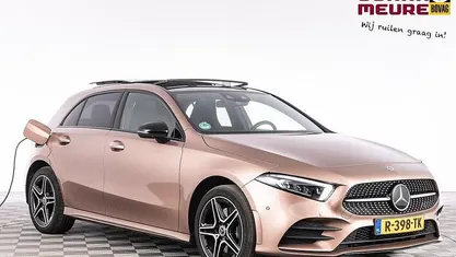 Bruin Gebruikt 2022 Mercedes A250 AMG line Hatchback | € 29.900 (Goede deal)