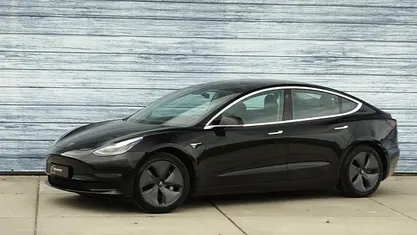 Gebruikt 2020 Tesla Model 3 Standard Range Sedan | € 17.950 (Eerlijke prijs)