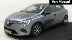 Gebruikt 2023 Renault Clio V Equilibre Hatchback | € 14.940 (Eerlijke prijs)