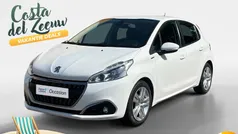 Blanc banquise Gebruikt 2019 Peugeot 208 Signature Sky Hatchback | € 9.950 (Super prijs)