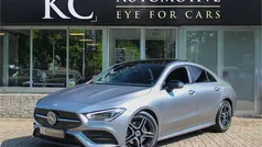 Grijs, metallic lak Gebruikt 2022 Mercedes CLA200 AMG Sedan | € 33.950 (Eerlijke prijs)