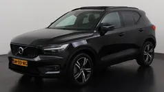 Zwart Gebruikt 2021 Volvo XC40 R-Design SUV | € 33.945 (Eerlijke prijs)