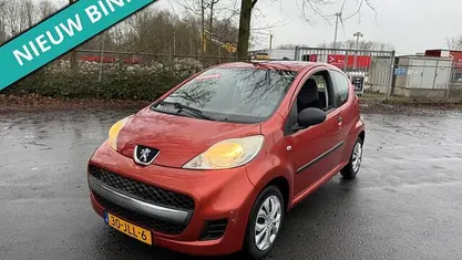 Occasion 2009 Peugeot 107 Hatchback | € 1.099 (Eerlijke prijs)