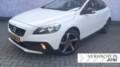 Gebruikt 2013 Volvo V40 CC Business Edition Stationwagen | € 14.399 (Eerlijke prijs)