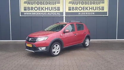Occasion Dacia Sandero Anniversary 90 PK (66 kW) 2015 Rood (metallic) Hatchback