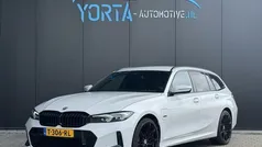 Wit Gebruikt 2022 BMW 330 M Sport Stationwagen | € 39.950 (Goede deal)
