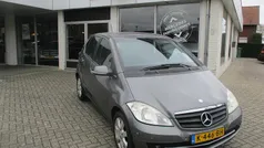 Grijs, metallic lak Gebruikt 2009 Mercedes A150 Hatchback | € 3.495 (Eerlijke prijs)