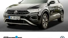 Gebruikt 2023 VW T-Roc Move SUV | € 30.813 (Eerlijke prijs)