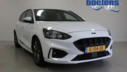 Wit (metallic) Occasion 2020 Ford Focus Business Edition Hatchback | € 14.431 (Eerlijke prijs)