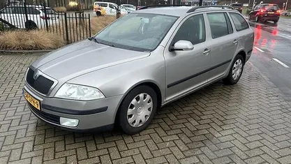 Occasion 2008 Skoda Octavia Ambiente Stationwagen | € 1.695 (Goede deal)