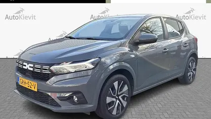 Grijs Occasion 2024 Dacia Sandero Expression Hatchback | € 17.450 (Eerlijke prijs)