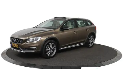 Gebruikt 2018 Volvo V60 CC Stationwagen | € 26.895 (Super prijs)