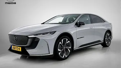 Grijs Nieuw 2025 Mazda 6e Takumi-Line Hatchback | € 42.845 (Goede deal)