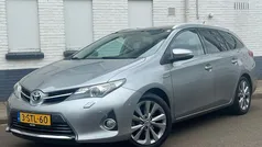 Grijs, metallic lak Gebruikt 2013 Toyota Auris Touring Sports Stationwagen | € 9.945 (Eerlijke prijs)