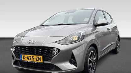 Grijs Occasion 2021 Hyundai i10 Premium Hatchback | € 14.430 (Eerlijke prijs)